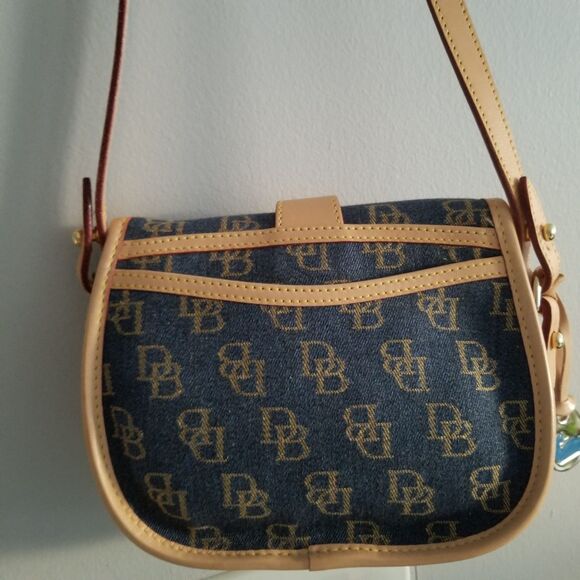 Vintage Dooney & Bourke Small Saddle Crossbody - Picture 2 of 12